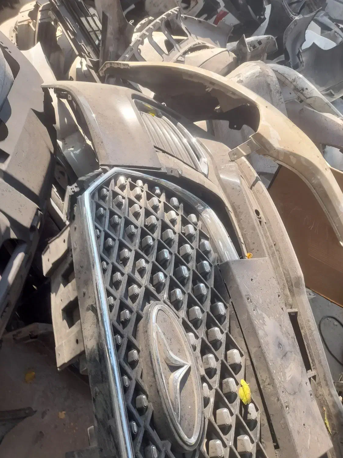 چراغ سپر بدنه سینی فن چینی وهیوندا|قطعات یدکی و لوازم جانبی|تهران, طرشت|دیوار