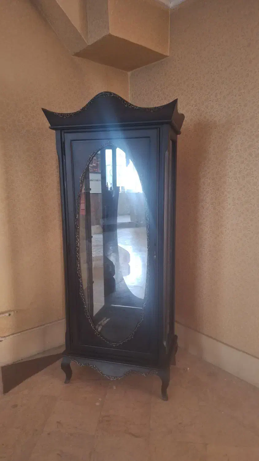 کمد . تخت دو نفره.  ویترین|تخت و سرویس خواب|ری, دولت‌آباد|دیوار