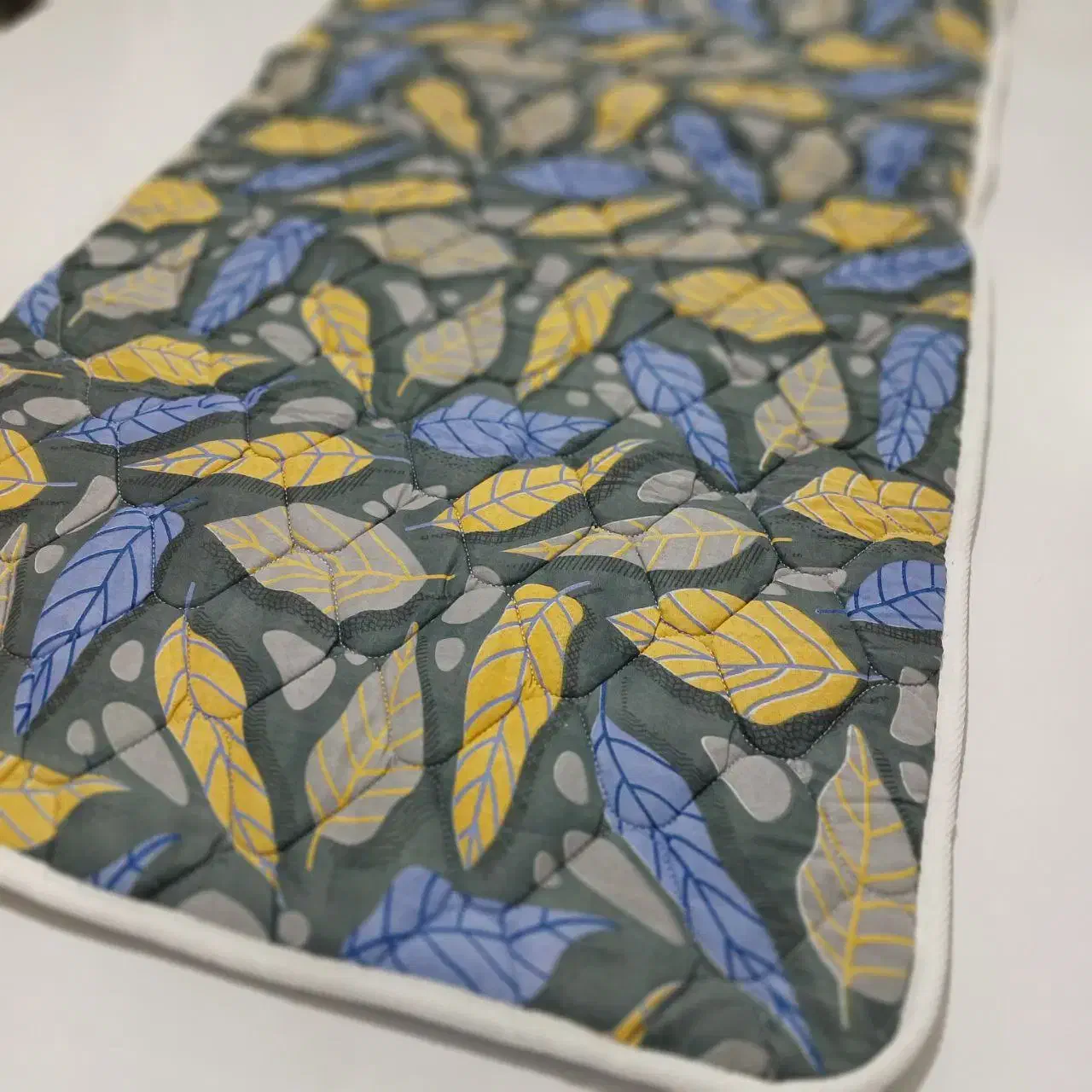 بالشت و تشک/کار شرکتی /مدل میهمان|رختخواب، بالش، پتو|قم, علی آباد سعدگان|دیوار