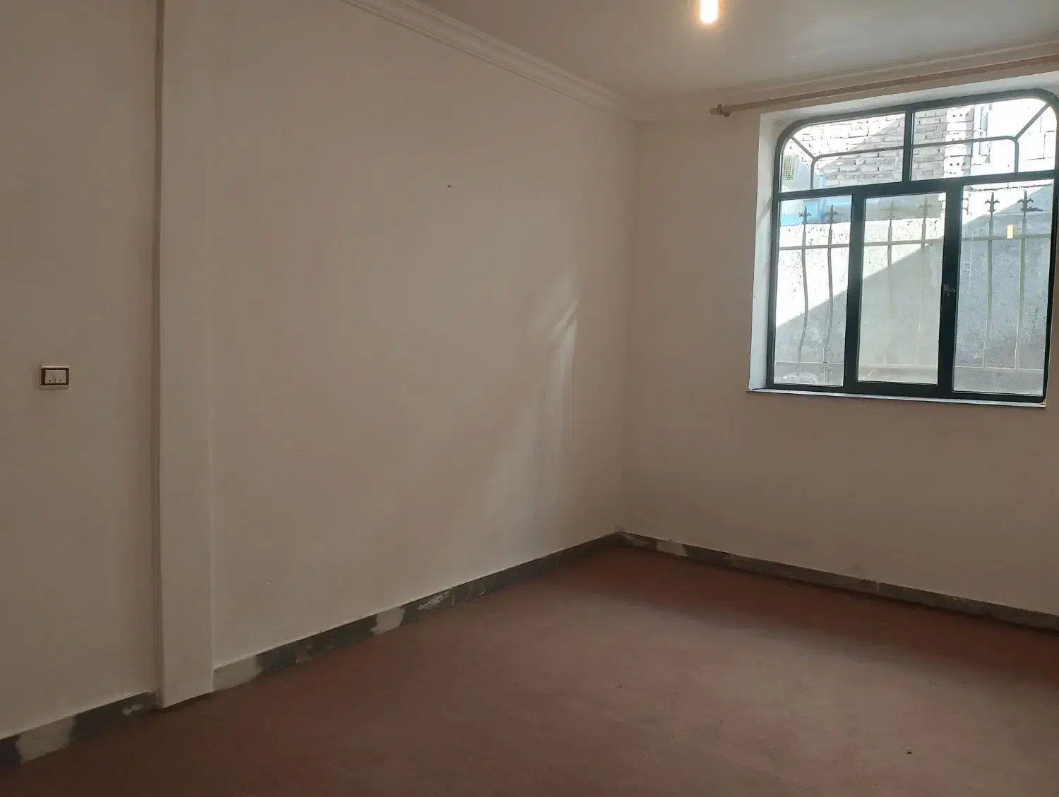 حیاط ویلایی واقع درسیس خ انقلاب کوی قدس|اجارهٔ خانه و ویلا|شبستر, |دیوار