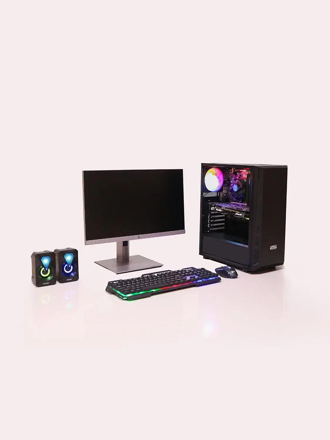 کامپیوتر گیمینگ رندر تدوین کیس مانیتور 22 فریم لس|رایانه رومیزی|قم, نیروگاه|دیوار