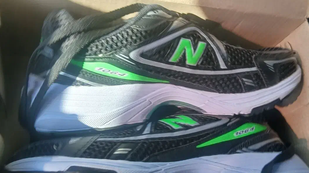 کتونی نیوبالانس 1064 نو بدون استفاده|کیف، کفش، کمربند|زرند, |دیوار