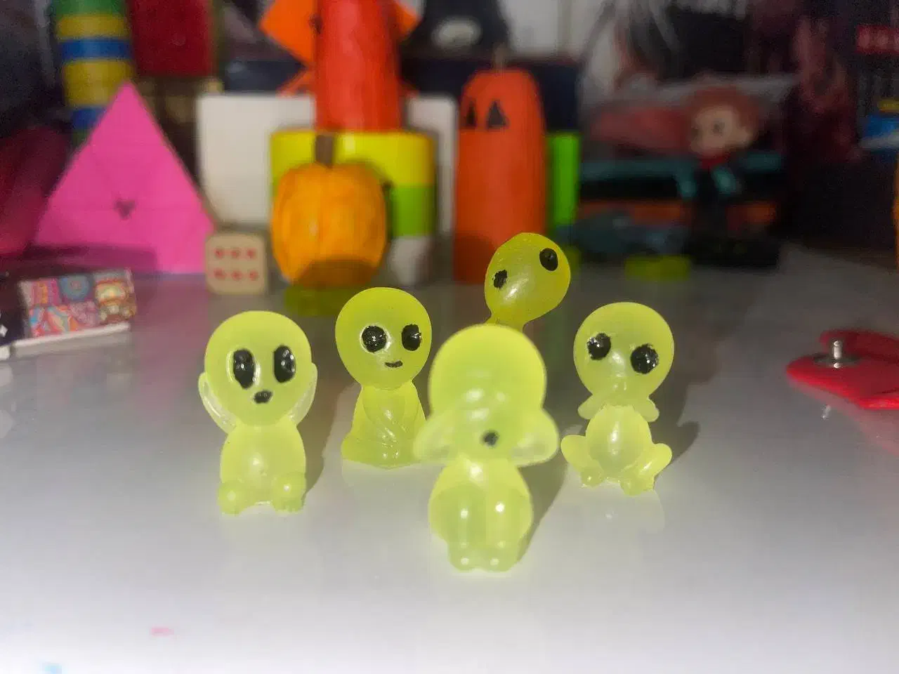 شبتاب|کلکسیون و سرگرمی|شیراز, پودنک|دیوار