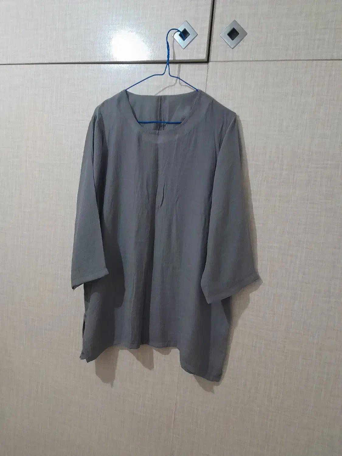 ۴تامانتونونو فری سایزتا۴۴هرکدام۱۰۰هزارتومن|لباس|رشت, پاره بیجار|دیوار