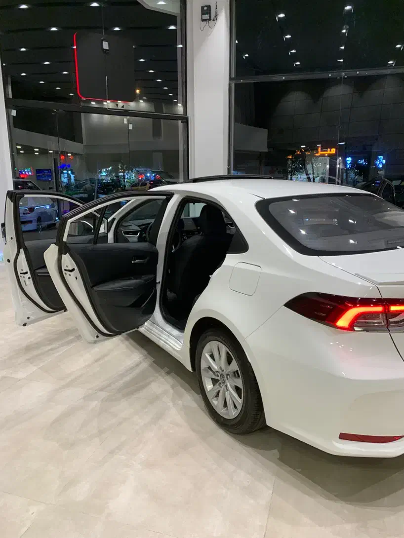 تویوتا کرولا هیبرید ۲۰۲۵ فولترین نسخه|خودرو سواری و وانت|رشت, انصاری|دیوار