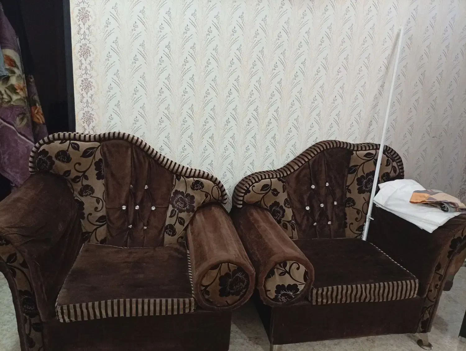 یک دست مبل هفت نفر و درب ورودی منزل|مبلمان خانگی و میز عسلی|کیاشهر, |دیوار