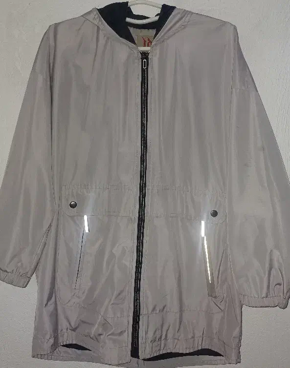 بارانی طوسی|لباس|کلاله, |دیوار