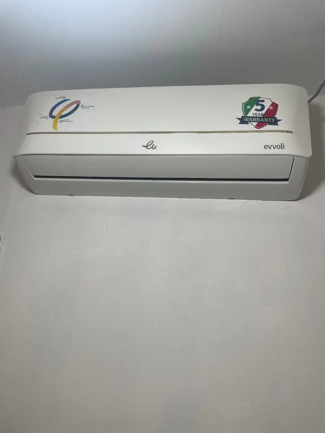 اسپیلت ۱۸ نو کولر ایوولی evvoli|کولر گازی و فنکوئل|گنبد کاووس, |دیوار