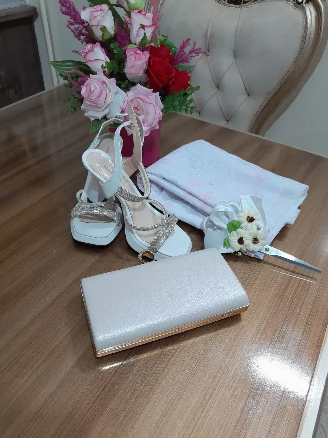 چادر عروس سفید|لباس|رودهن, |دیوار