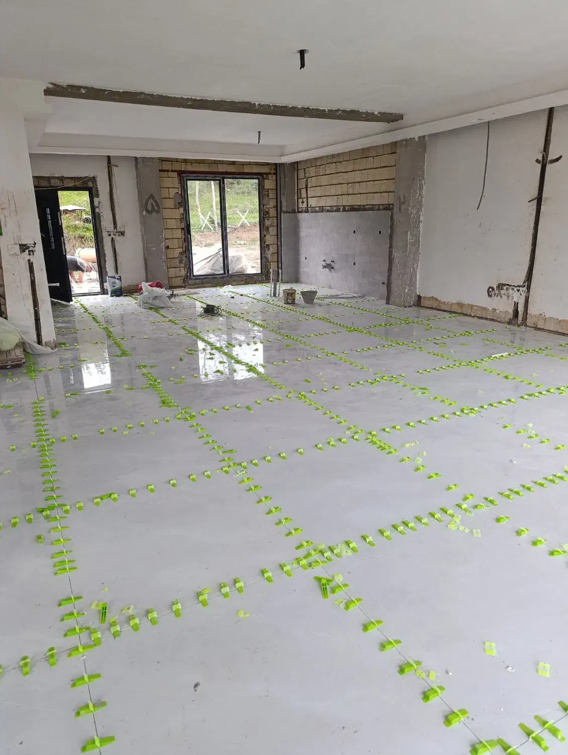 همکار کاشی کاری|استخدام معماری، عمران و ساختمانی|رشت, پیرکلاچای|دیوار