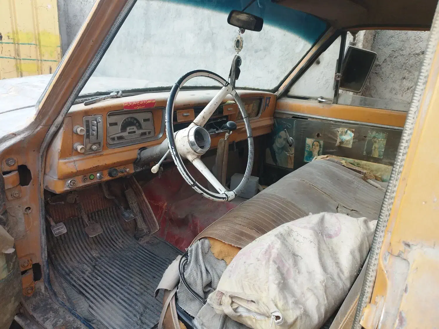 وانت جیپ سیمرغ|خودرو کلاسیک|ابریشم, |دیوار