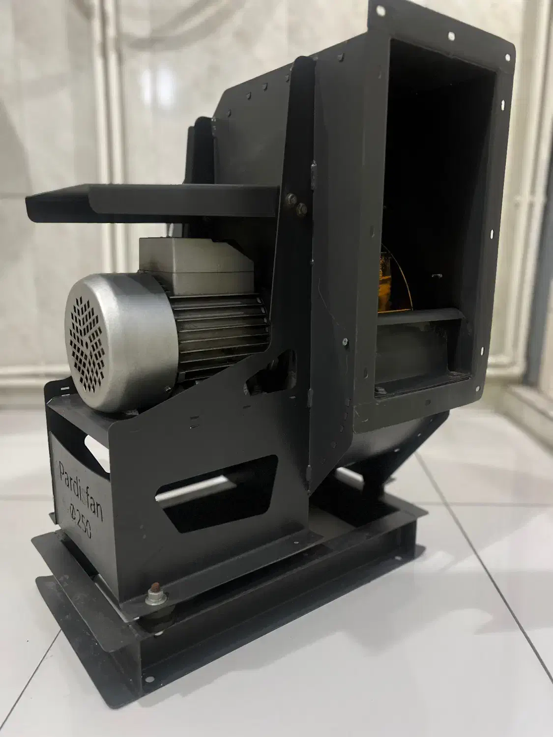 سانتیفیوژ|پنکه و تصفیه‌کنندهٔ هوا|تهران, صادقیه|دیوار