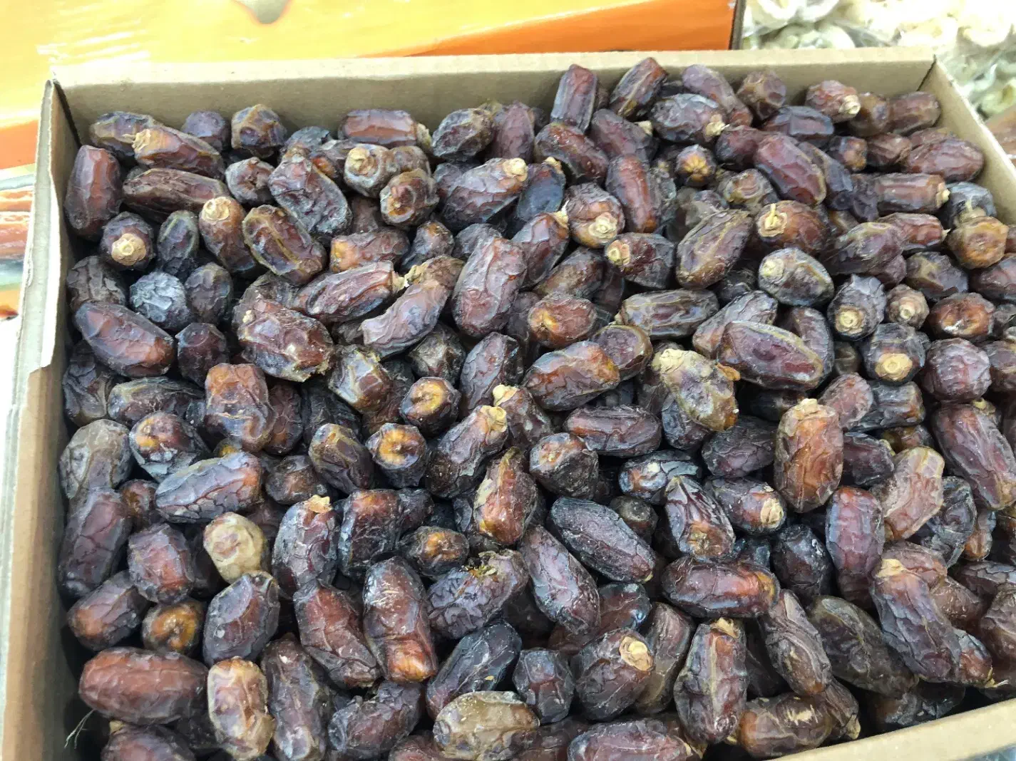 خرما و قصب|خوردنی و آشامیدنی|بابلسر, |دیوار