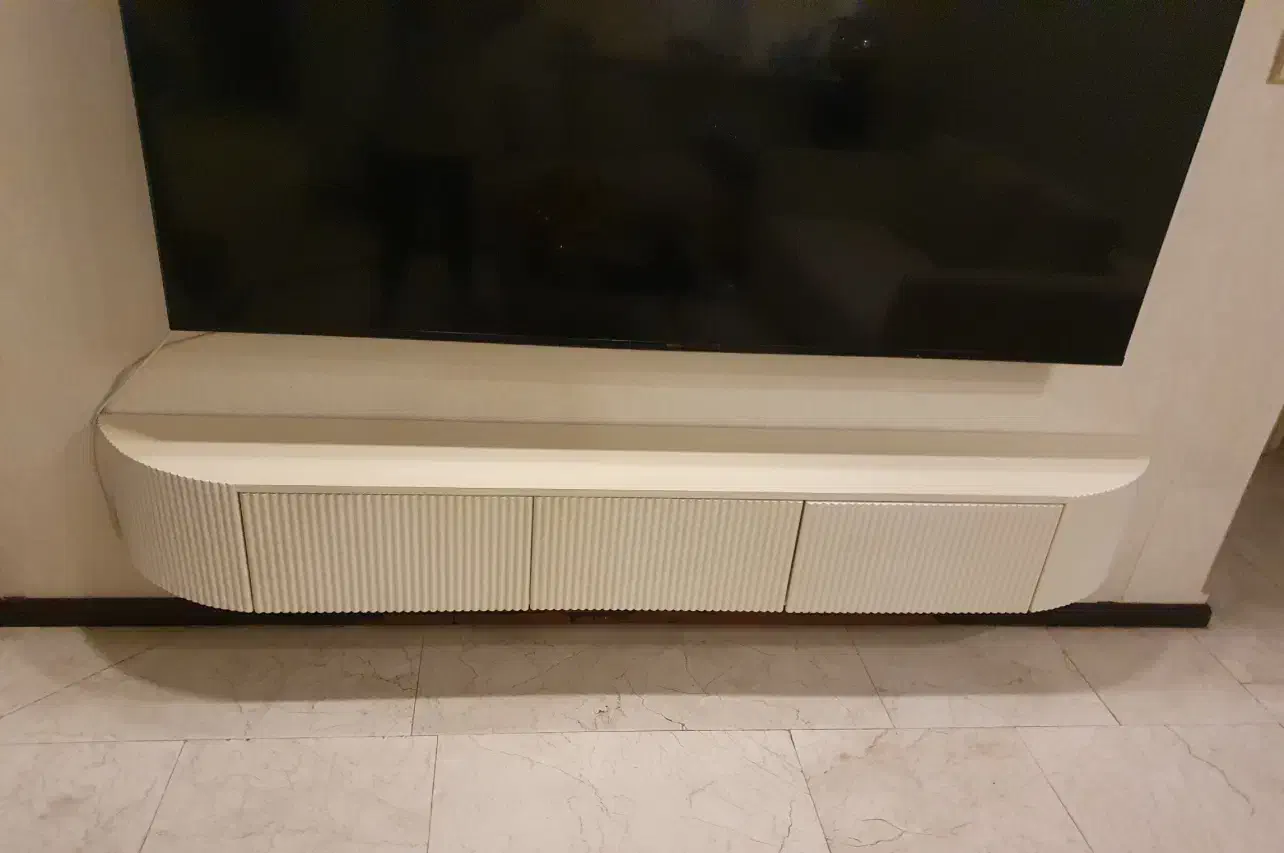 میز تلویزیون دارای ۳ کشو یکسان|میز تلویزیون|تهران, محمودیه|دیوار