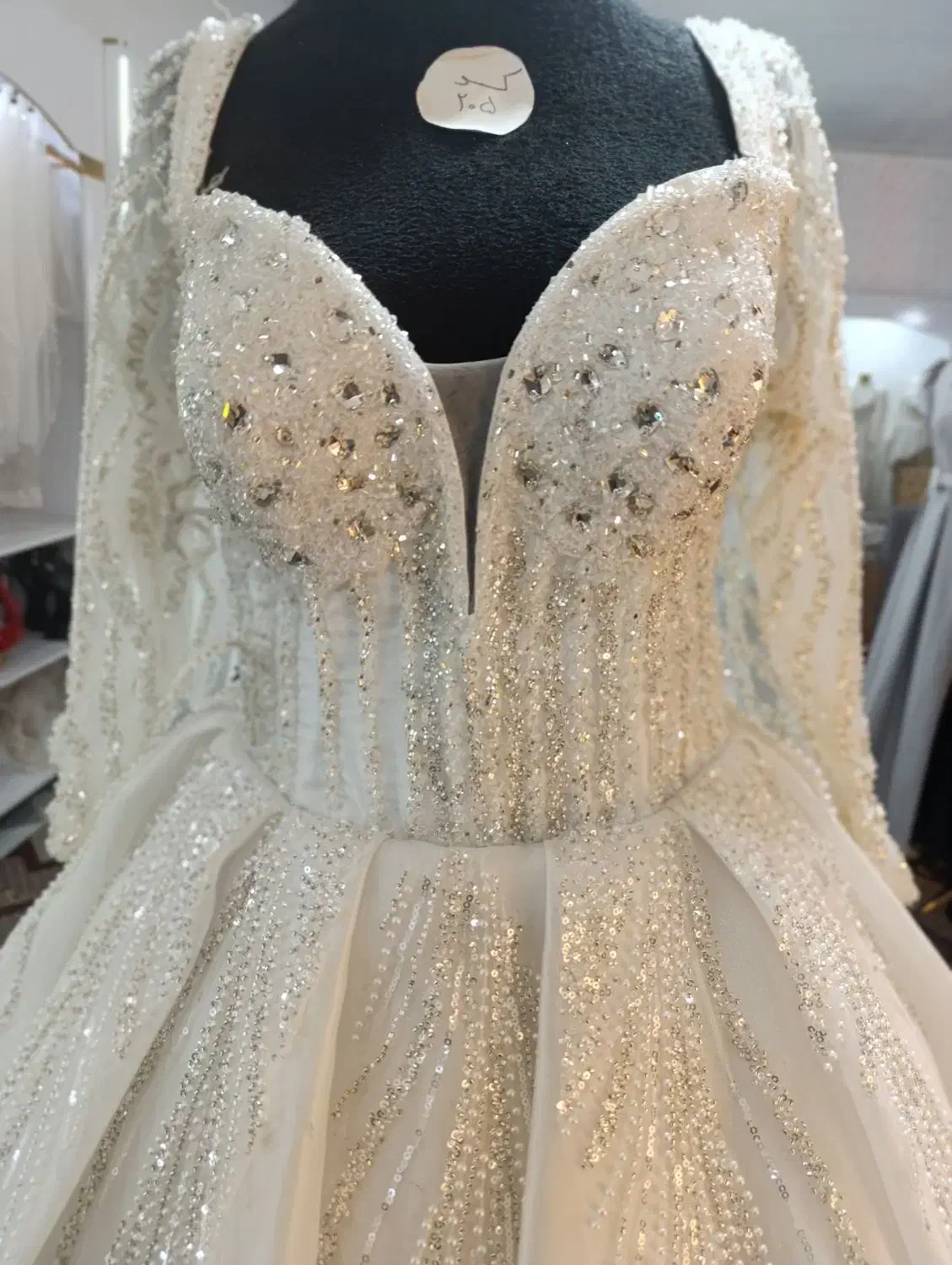 لباس عروس|لباس|نهبندان, |دیوار