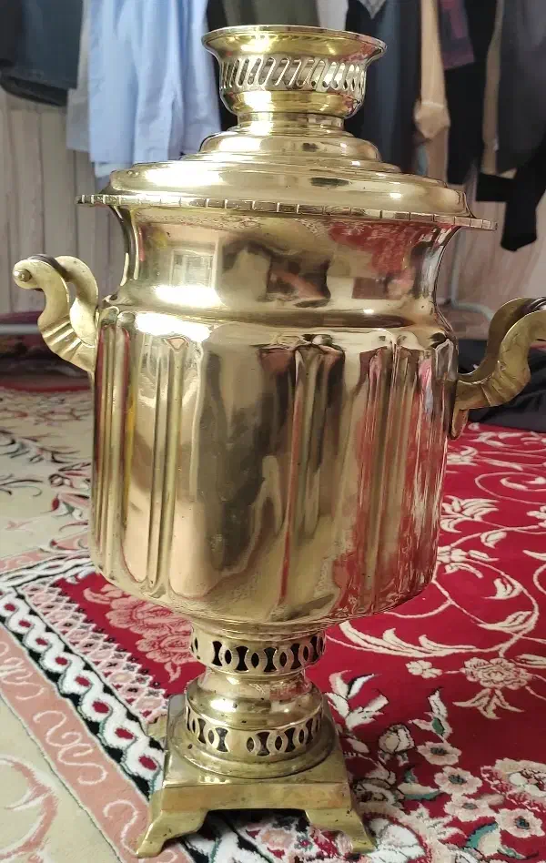 سماور زغالی برنجی قدیمی|قوری، کتری، قهوهساز دستی|سهند, |دیوار