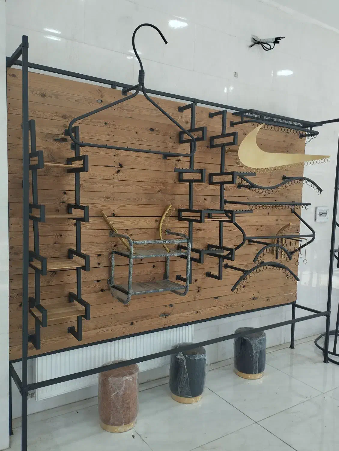 رخت آویز دیواری و ایستاده محکم و بسیار شیک|بندرخت و رختآویز|تهران, شکوفه (عبدل آباد)|دیوار