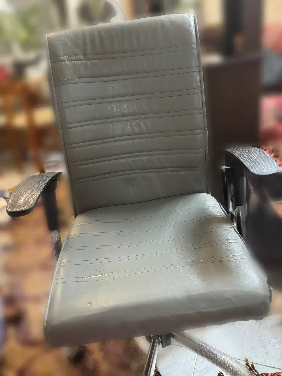 صندلی چرخدار قیمت مناسب و سالم|صندلی و نیمکت|شیراز, ابیوردی|دیوار