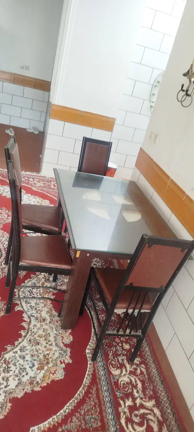 میز غذا خوری|میز و صندلی غذاخوری|فیروزآباد (فارس), |دیوار