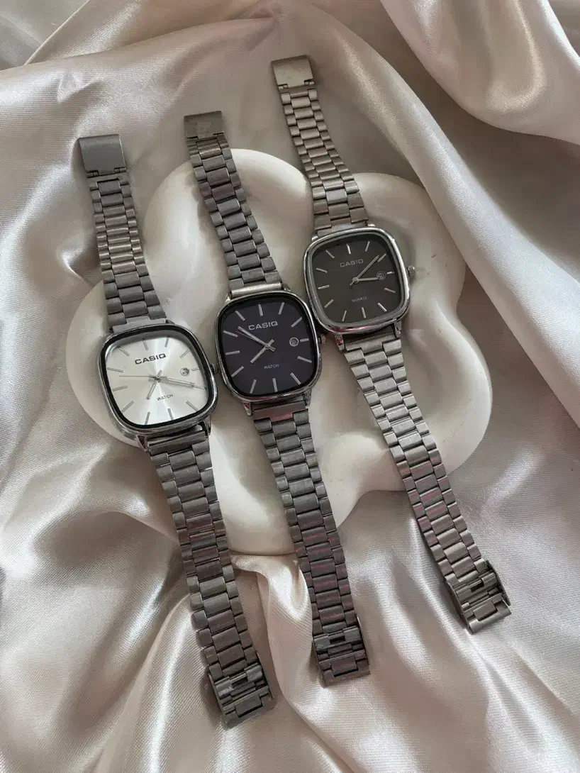 ساعت زنانه و مردانه ( آف روز زن و مادر )|ساعت|ابهر, |دیوار