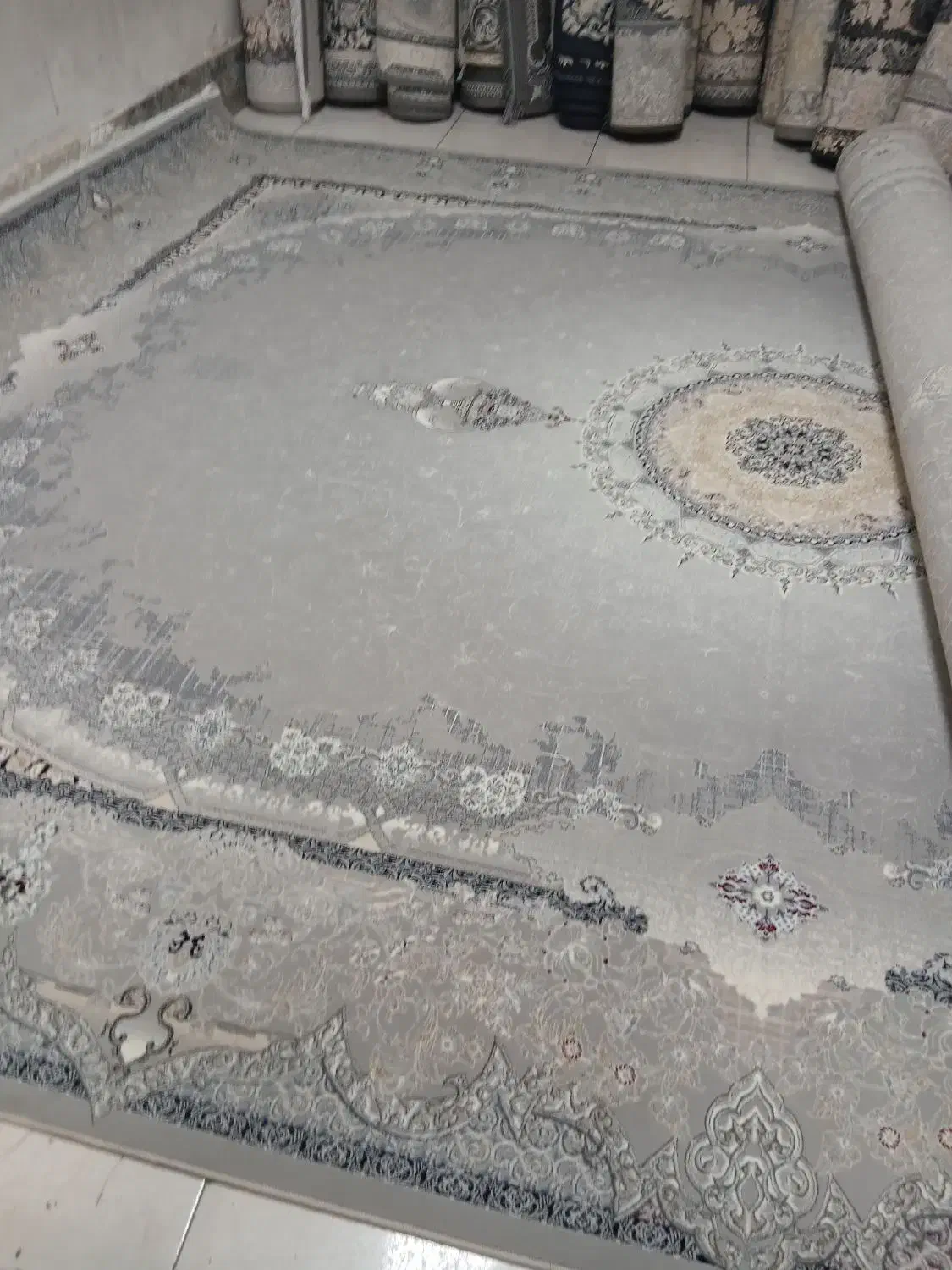 ۵تخته۱۲ متری ۱۲۰۰ شانه ضخیم نقره ای|فرش|نسیمشهر, |دیوار