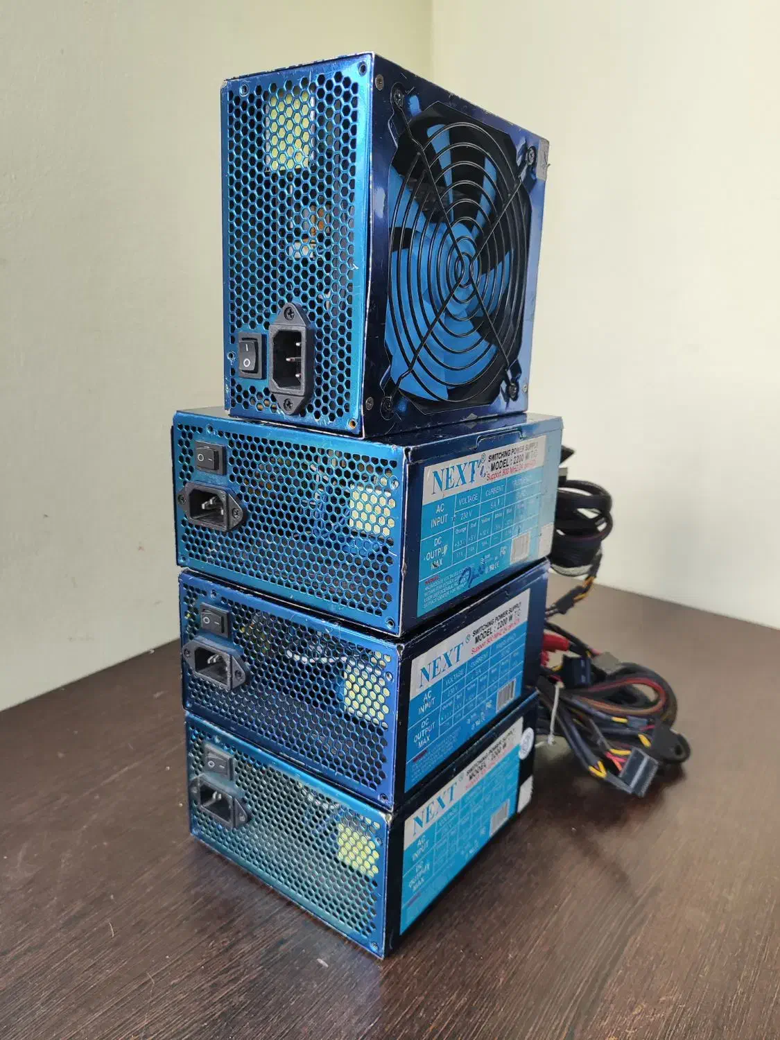 تعدادی پاور ۲۴ پین مخصوص کامپیوتر|قطعات و لوازم جانبی رایانه|چالوس, |دیوار