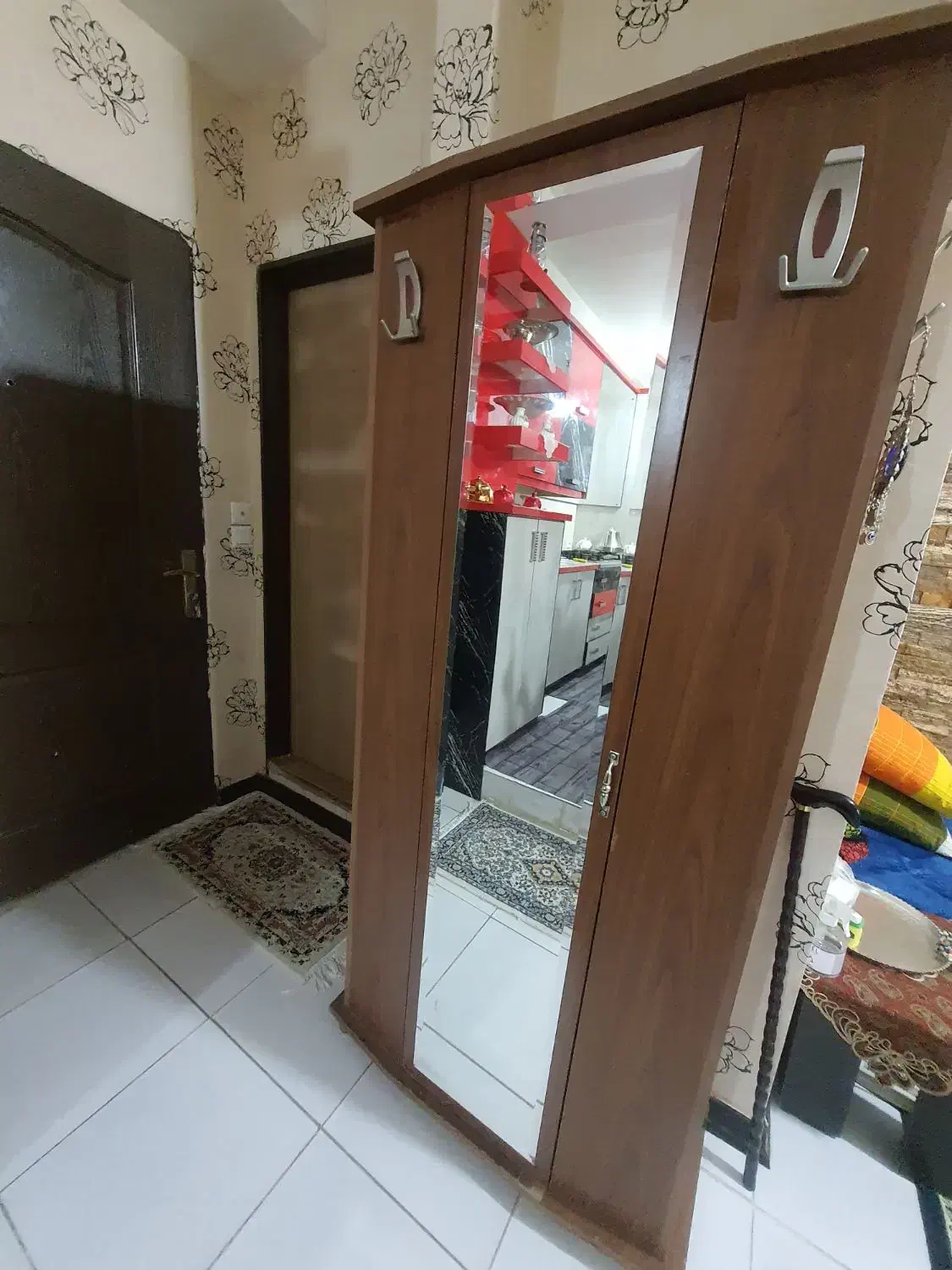 جای کفشی جا لباسی تمیز سالم|جاکفشی، کمد، دراور|محمدشهر, شهرک پیام (مهرالبرز)|دیوار