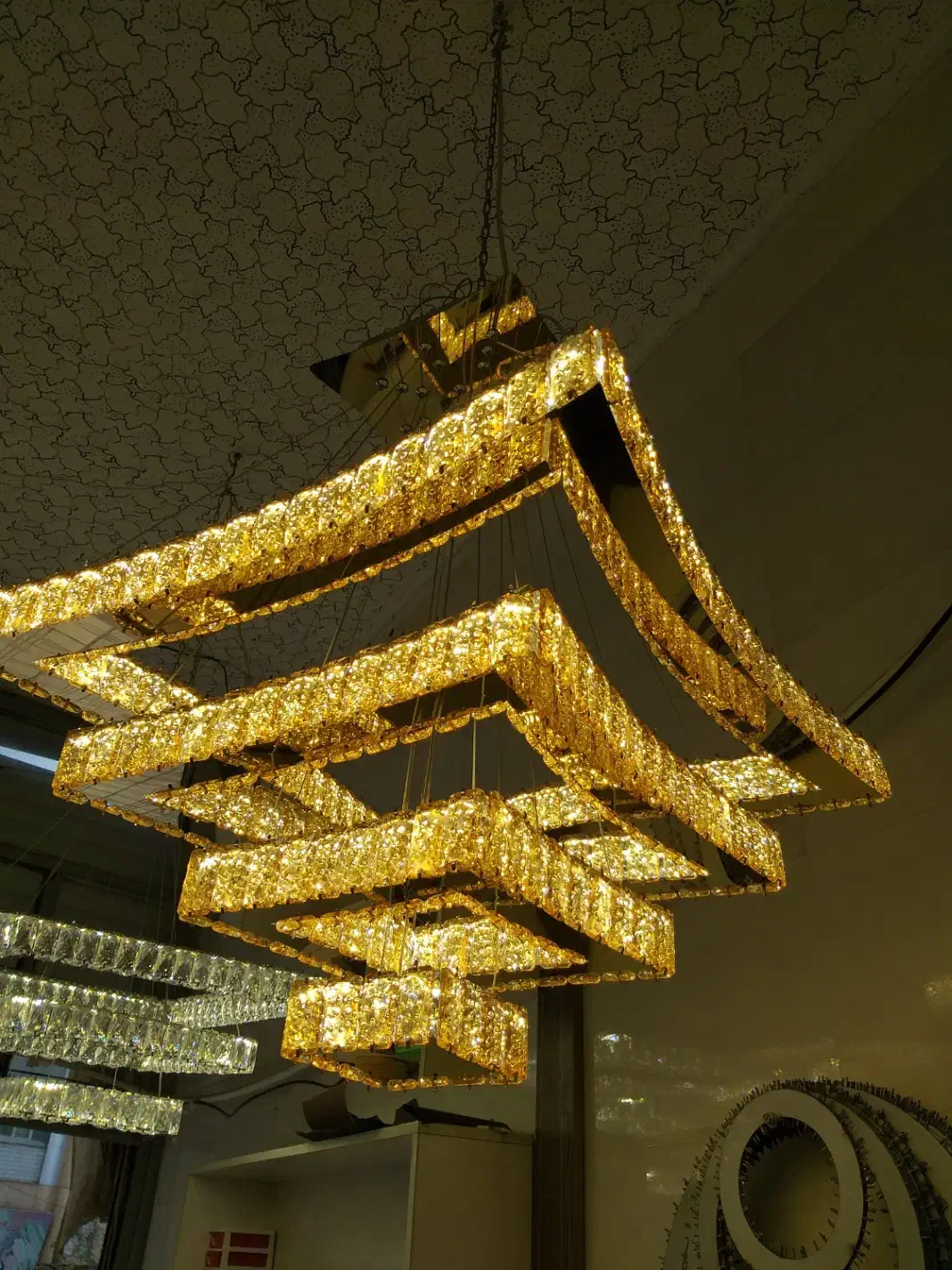 لوستر هوشمند مدرن کریستالی|لوستر و چراغ آویز|کرمانشاه, |دیوار