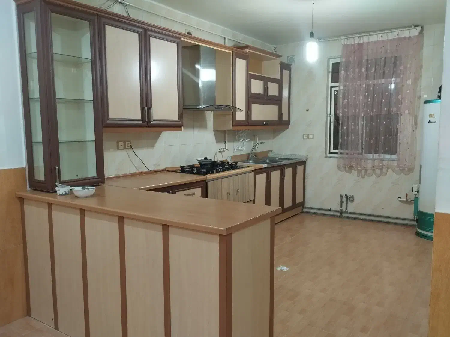 رهن خانه طبقه همکف از ۲طبقه.شرکت گاز|اجارهٔ خانه و ویلا|قروه, |دیوار