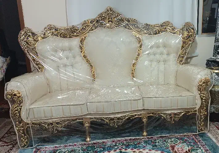 مبل 9 نفره سلطنتی همراه عسلی|مبلمان خانگی و میز عسلی|هرسین, |دیوار