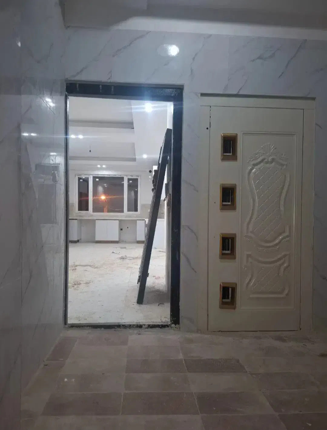 آپارتمان ۸۴ متری شهرک عارف کد ۴۰۰۱|فروش آپارتمان|قزوین, |دیوار