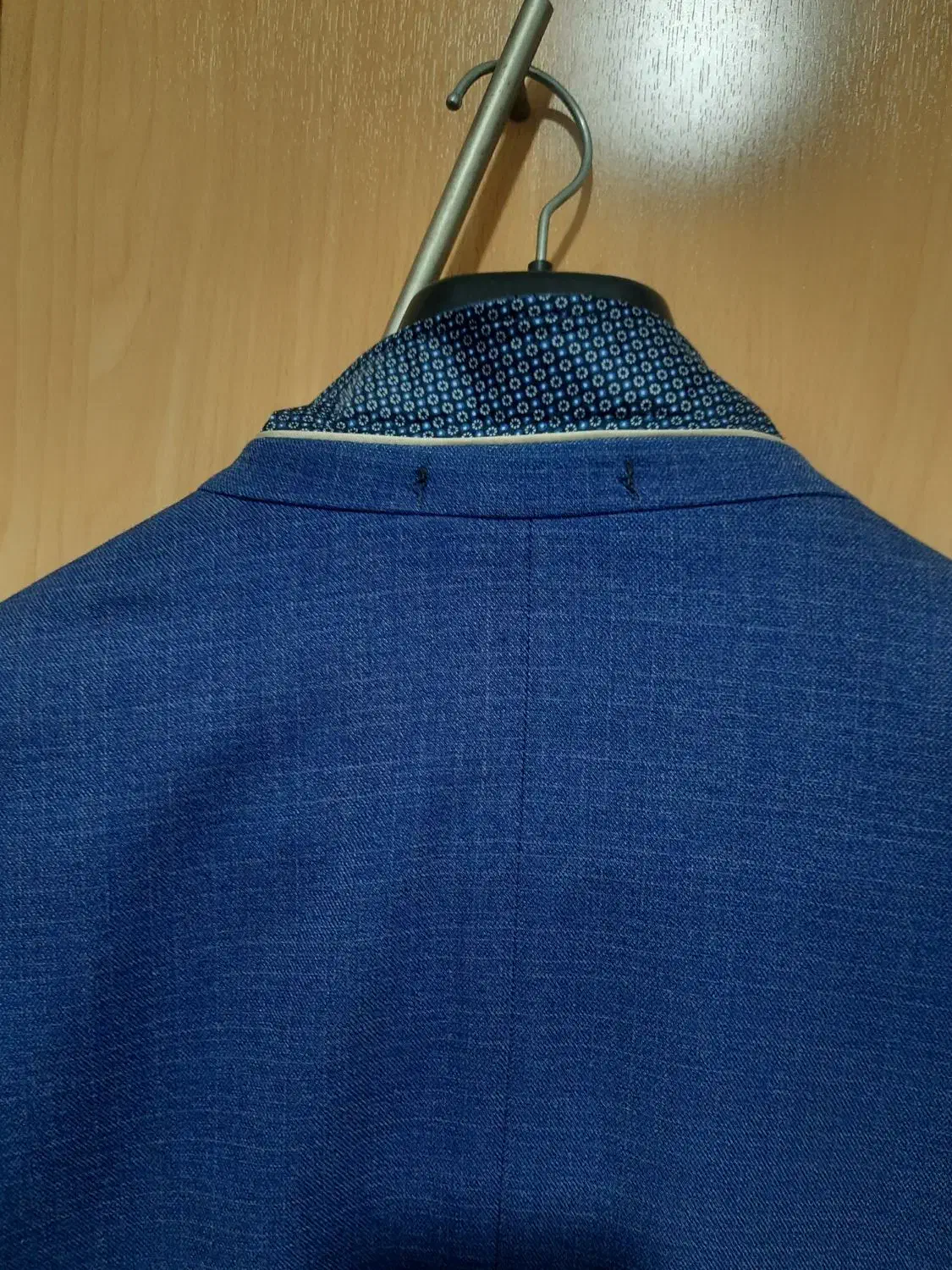 تک کت|لباس|تبریز, |دیوار