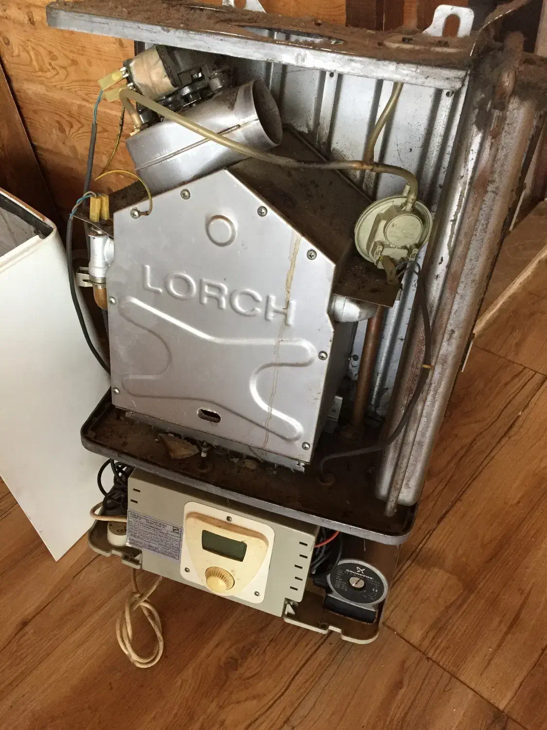 تعمیرتخصصی انواع پکیج دیواری در کل شهر|خدمات پیشه و مهارت|رشت, دروازه لاکان|دیوار