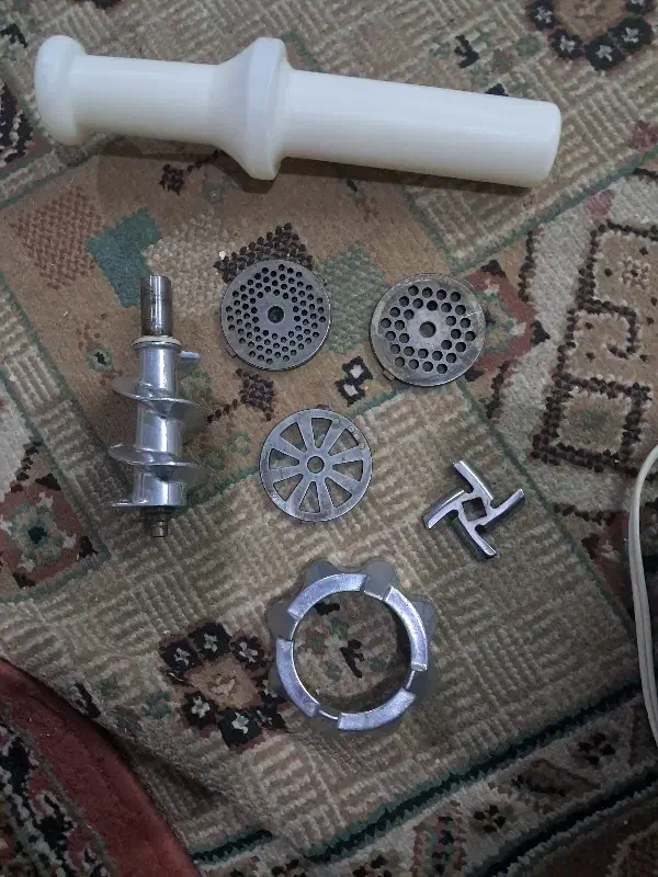 چرخ گوشت نیاز ب تعمیر|خردکن، آسیاب، غذاساز|تهران, مسعودیه|دیوار