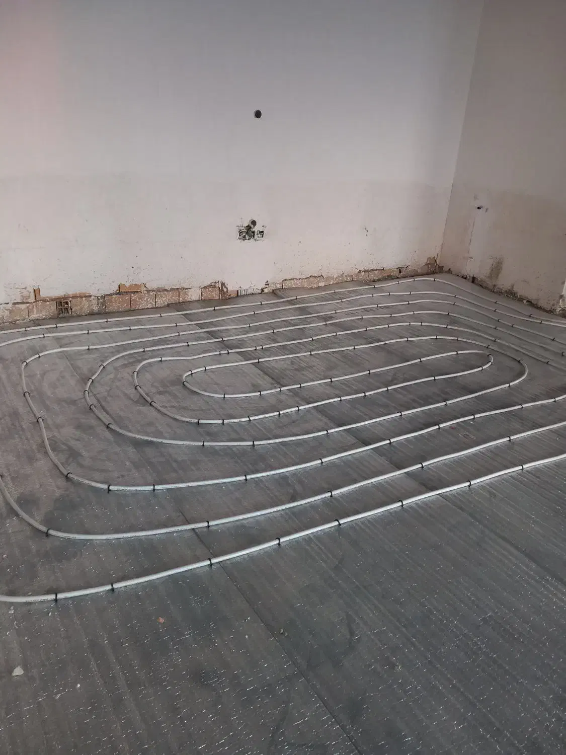 انجام‌لوله‌کشی‌ وکنده‌کاری‌وباسازی‌و‌صفر‌تاصد‌واحد|خدمات پیشه و مهارت|هشتگرد, فاز ۳ مهستان|دیوار