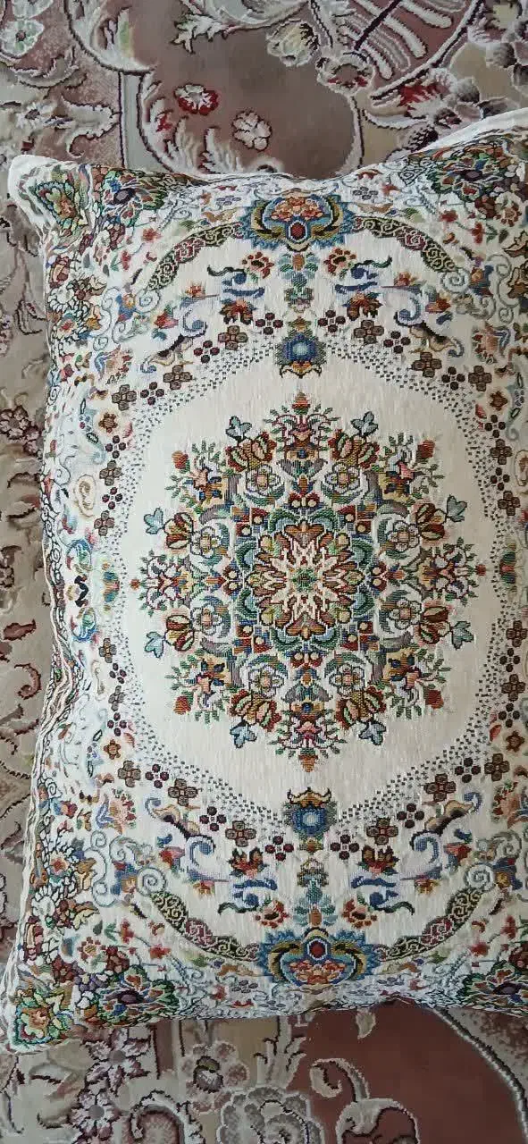 روبالشتی مخمل|رختخواب، بالش، پتو|یزد, |دیوار