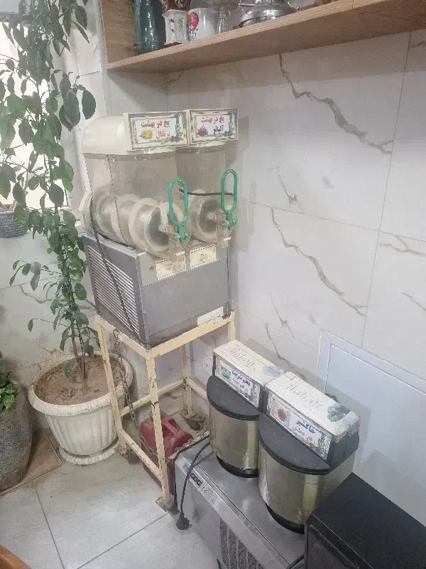 یخ در بهشت ایتالیایی تاپینگ ۲۰ لگنه|کافیشاپ و رستوران|رامند, |دیوار