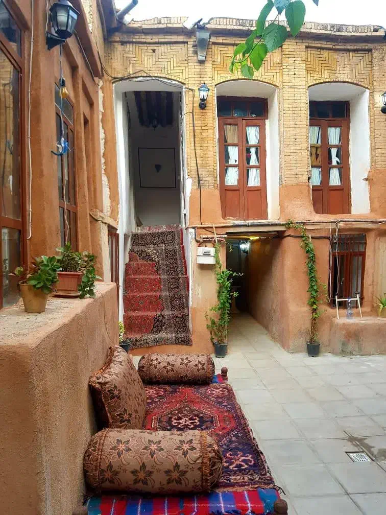 رهن کامل سوئیت در خانه اصیل شیرازی|اجارهٔ خانه و ویلا|شیراز, سیاه سنگ|دیوار