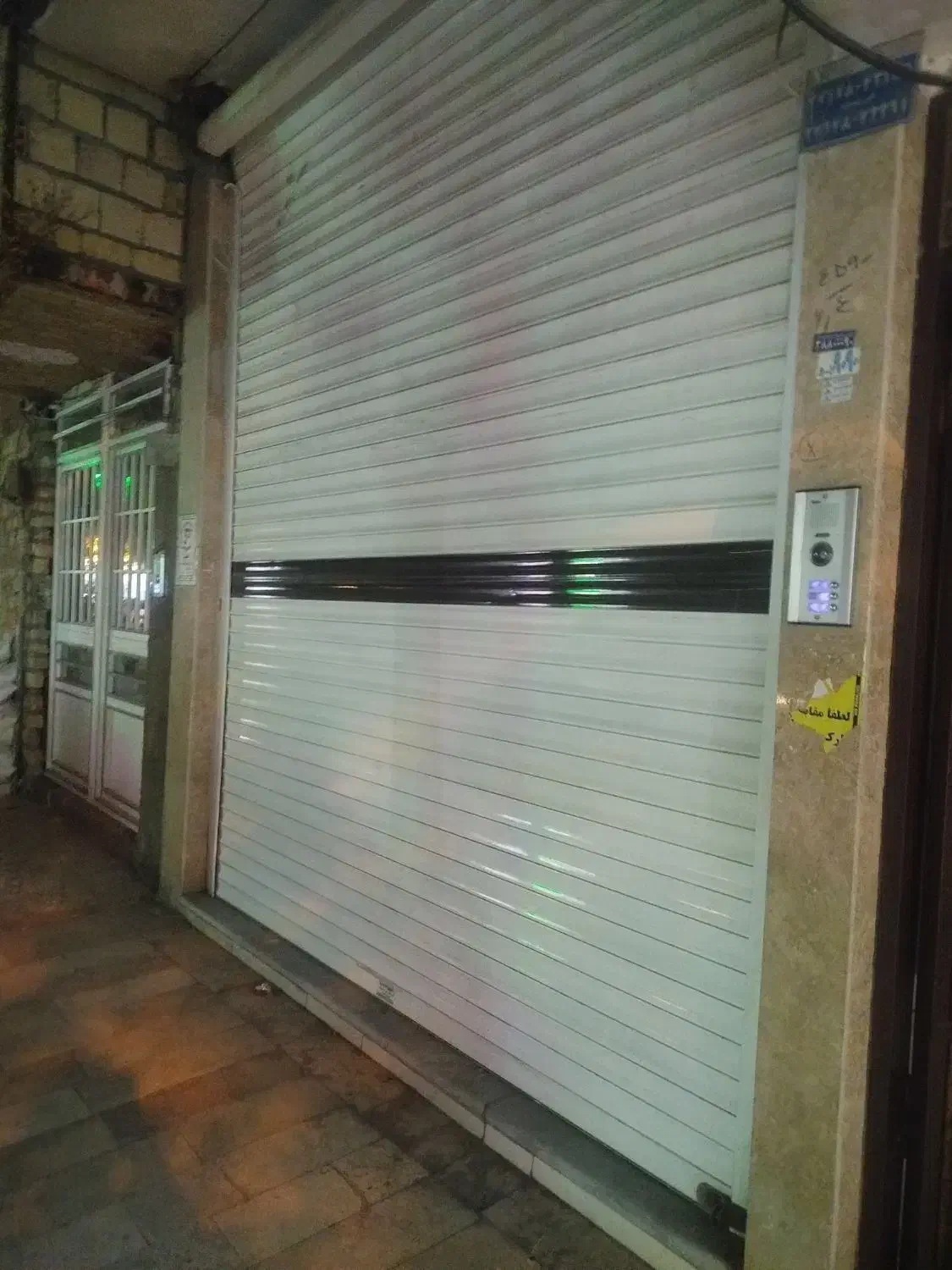 مغازه بر خیابان اصلی دو طفلان|اجارهٔ مغازه و غرفه|قم, باغ شریفی|دیوار