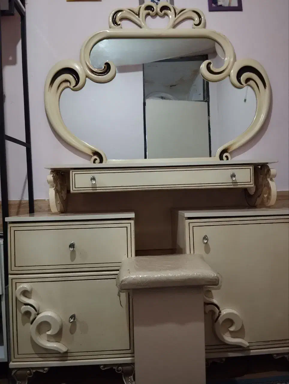 میز آرایش. ساعت دیواری.کنسول قاشق چنگال|جاکفشی، کمد، دراور|مشهد, بهمن|دیوار