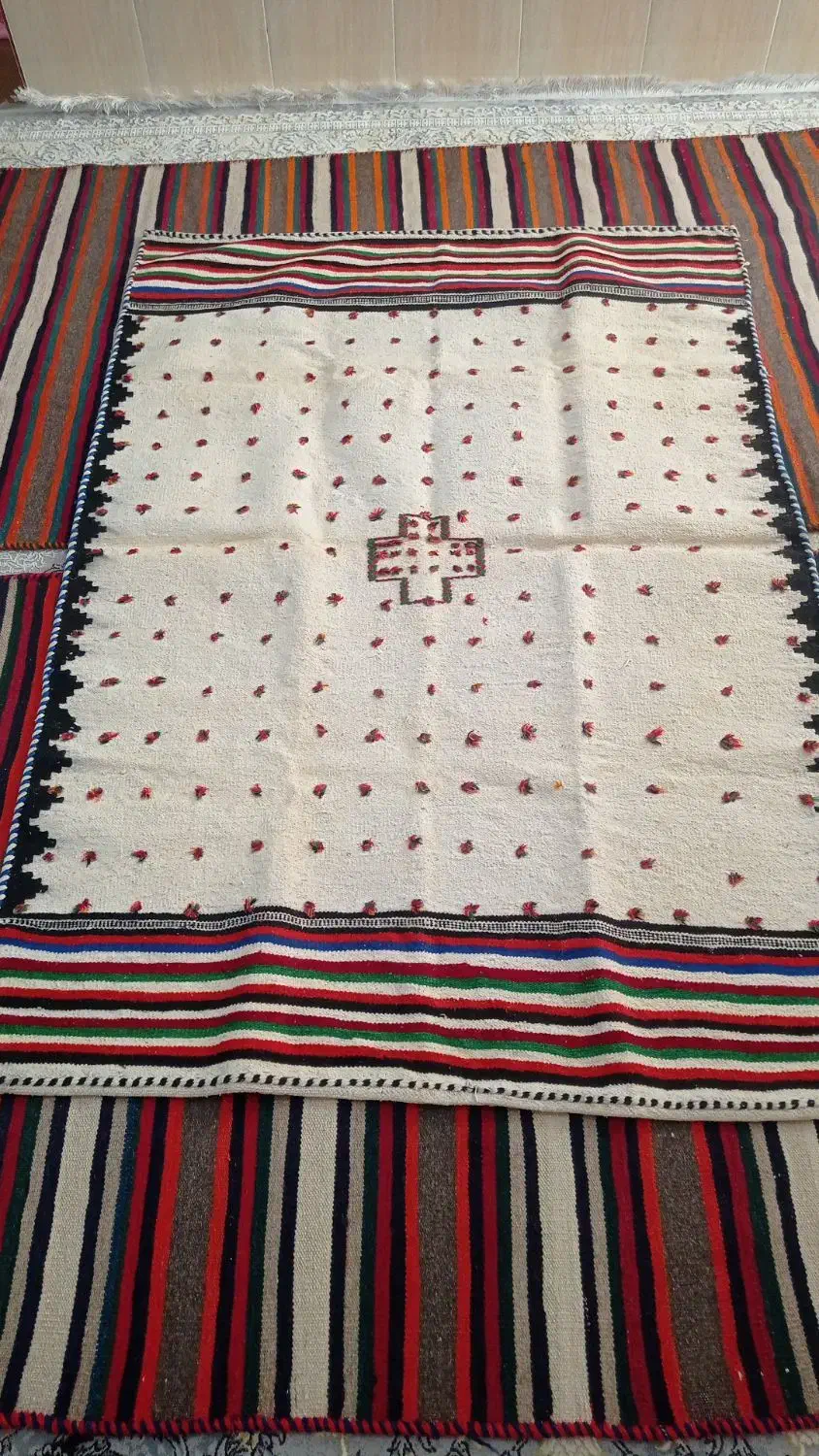 گلیم|گلیم، جاجیم، گبه|بیضا, |دیوار