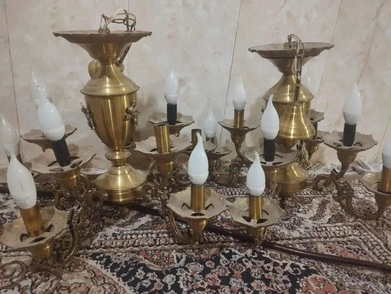 دوتا لوستر برنجی|لوستر و چراغ آویز|رباط‌کریم, نصیرشهر|دیوار