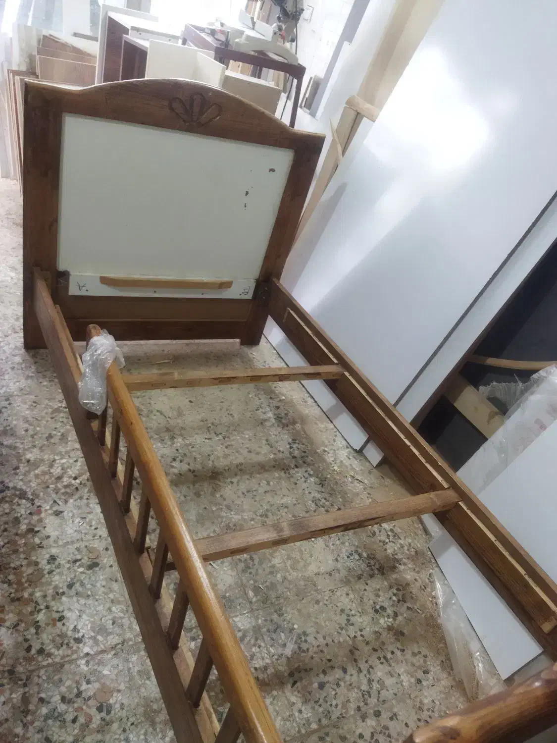 تخت بچه سالم|تخت و صندلی بچه|آستانه اشرفیه, |دیوار