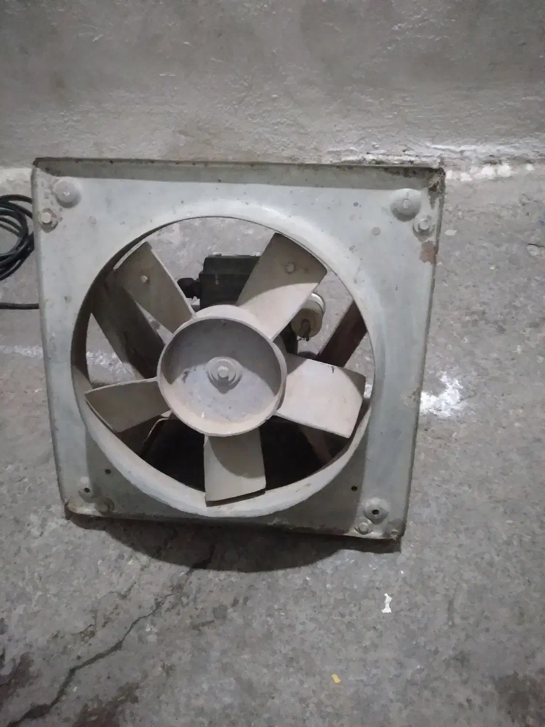 هواکش  فن|پنکه و تصفیهکنندهٔ هوا|رشت, سلیمانداراب|دیوار