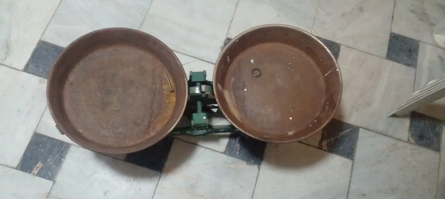 ترازو کپه ایی|کلکسیون اشیاء عتیقه|آران و بیدگل, |دیوار