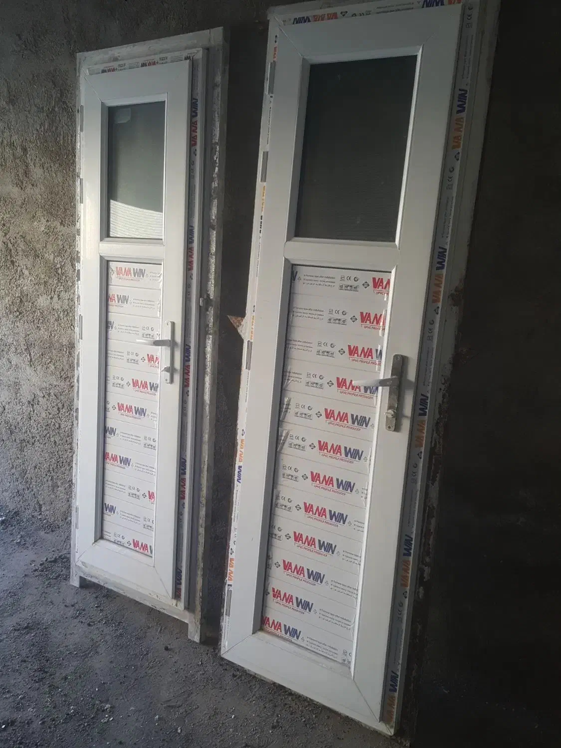 دو عدد درب پیویسی اصلی|مصالح و تجهیزات ساختمان|بیجار, |دیوار