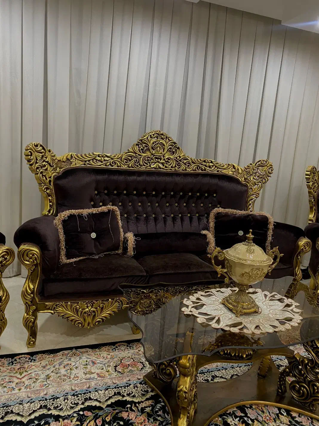 مبل کلاسیک ۹ نفره|مبلمان خانگی و میز عسلی|محمدشهر, سیدآباد|دیوار