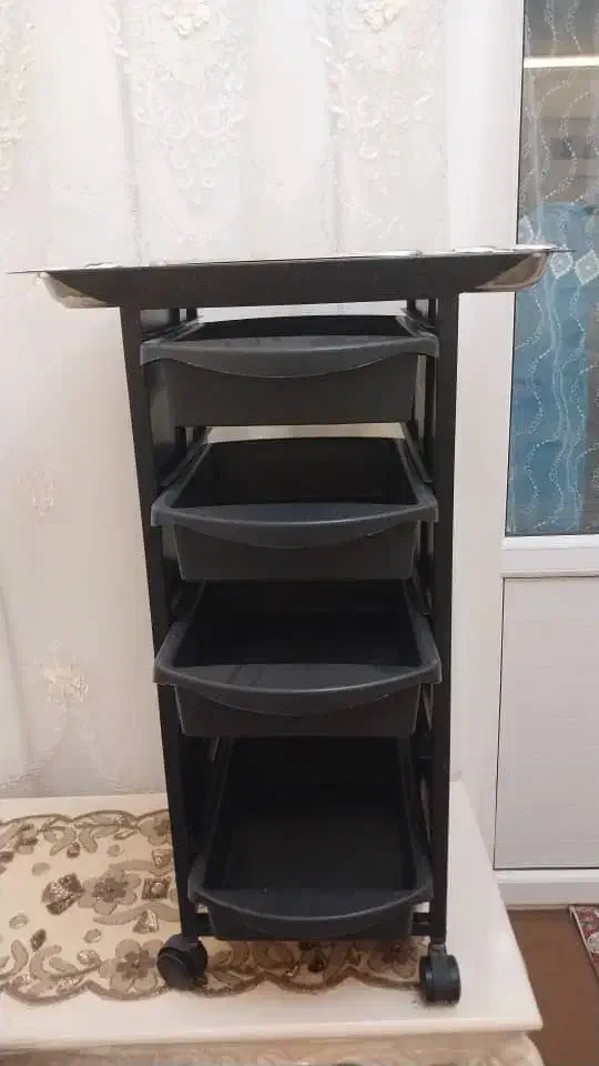 ترولی آرایشگاهی نو|آرایشگاه و سالنهای زیبایی|سلماس, |دیوار