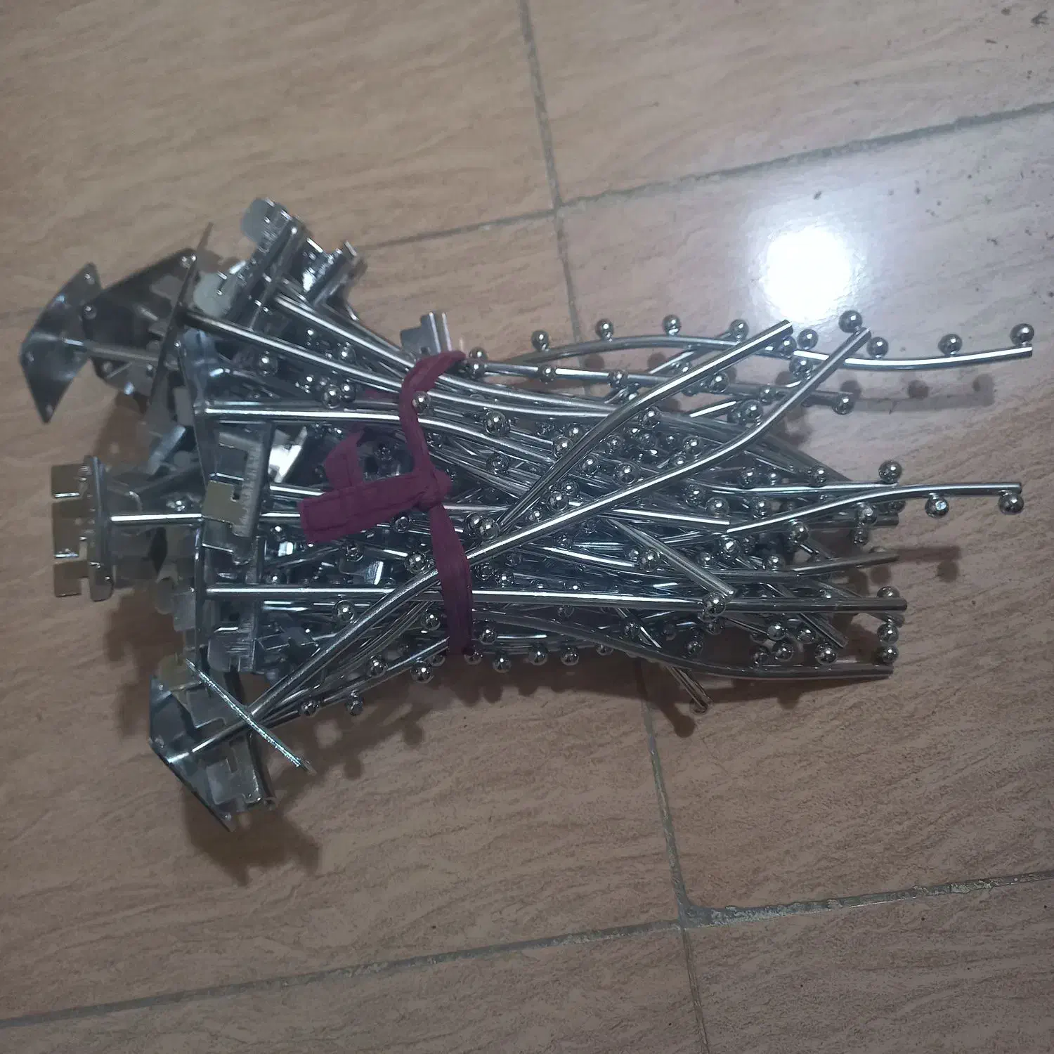 فروش رگال قفسه ای|بندرخت و رخت‌آویز|صدرا-فارس, فاز ۲|دیوار