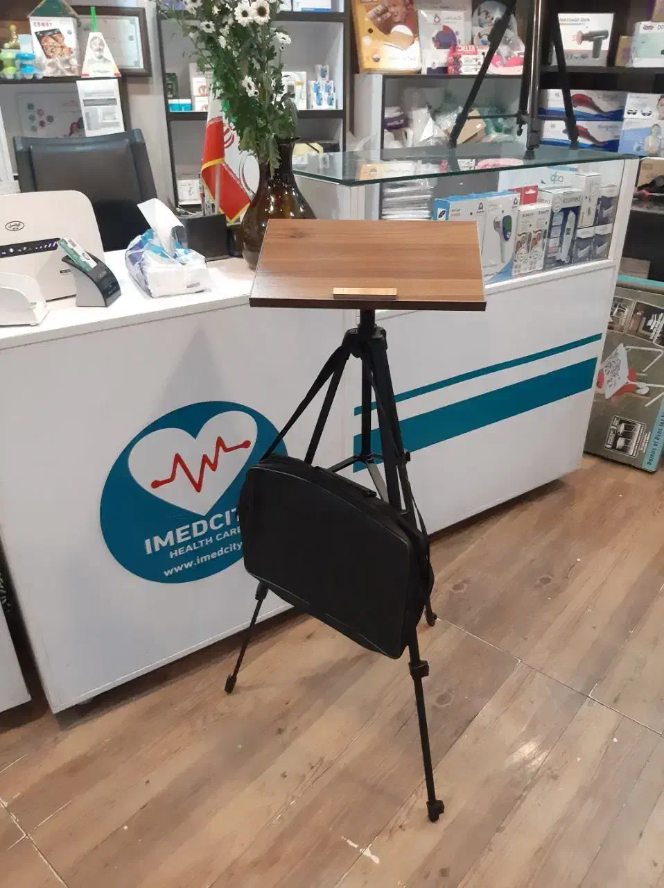 میز نماز تاشو ایران مسافرتی|صندلی و نیمکت|اصفهان, علی قلی آقا|دیوار